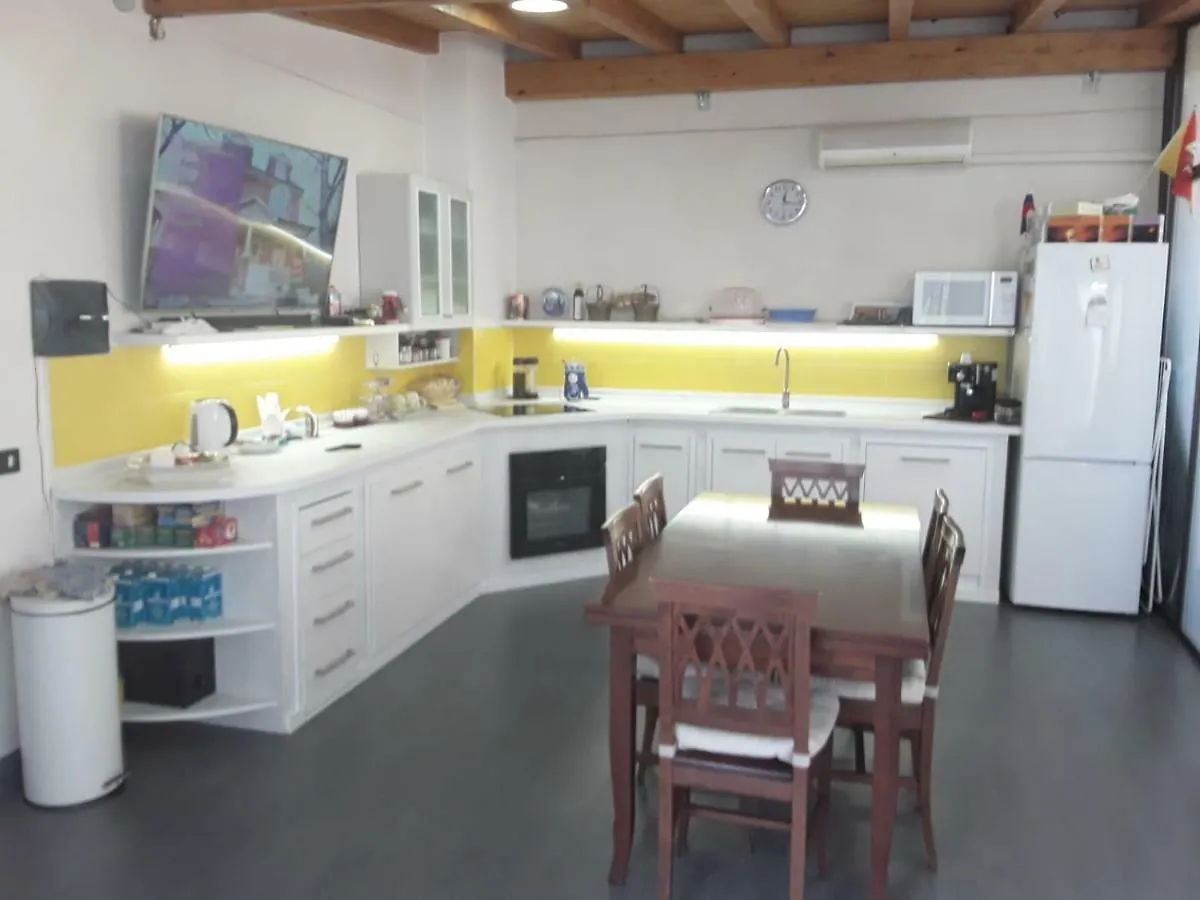 Bed and Breakfast La Casa Di Luigi Катания 0*,  Италия